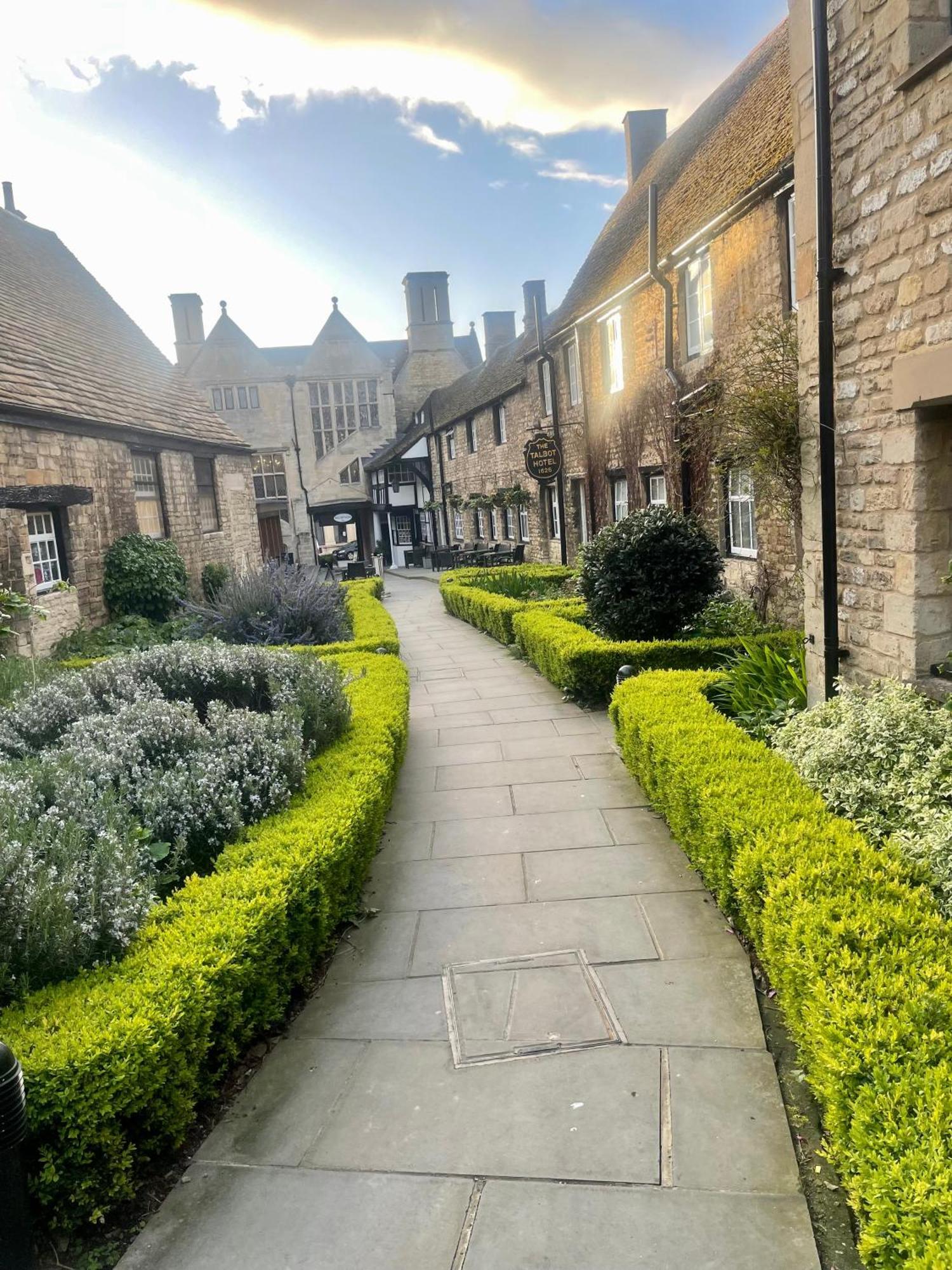 The Talbot Hotel, Oundle , Near Peterborough Kültér fotó
